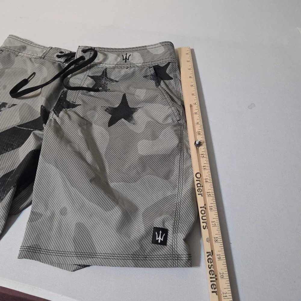 Forged Board Shorts Mens 32 Gray Stars and Stripes Camo‎ Patriotic Swim Trunks